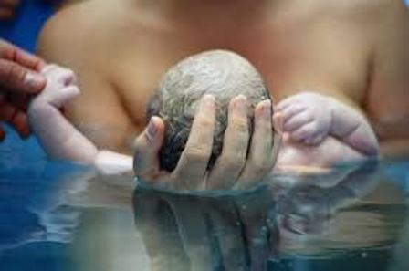 Premier accouchement dans l'eau chez BabyNova